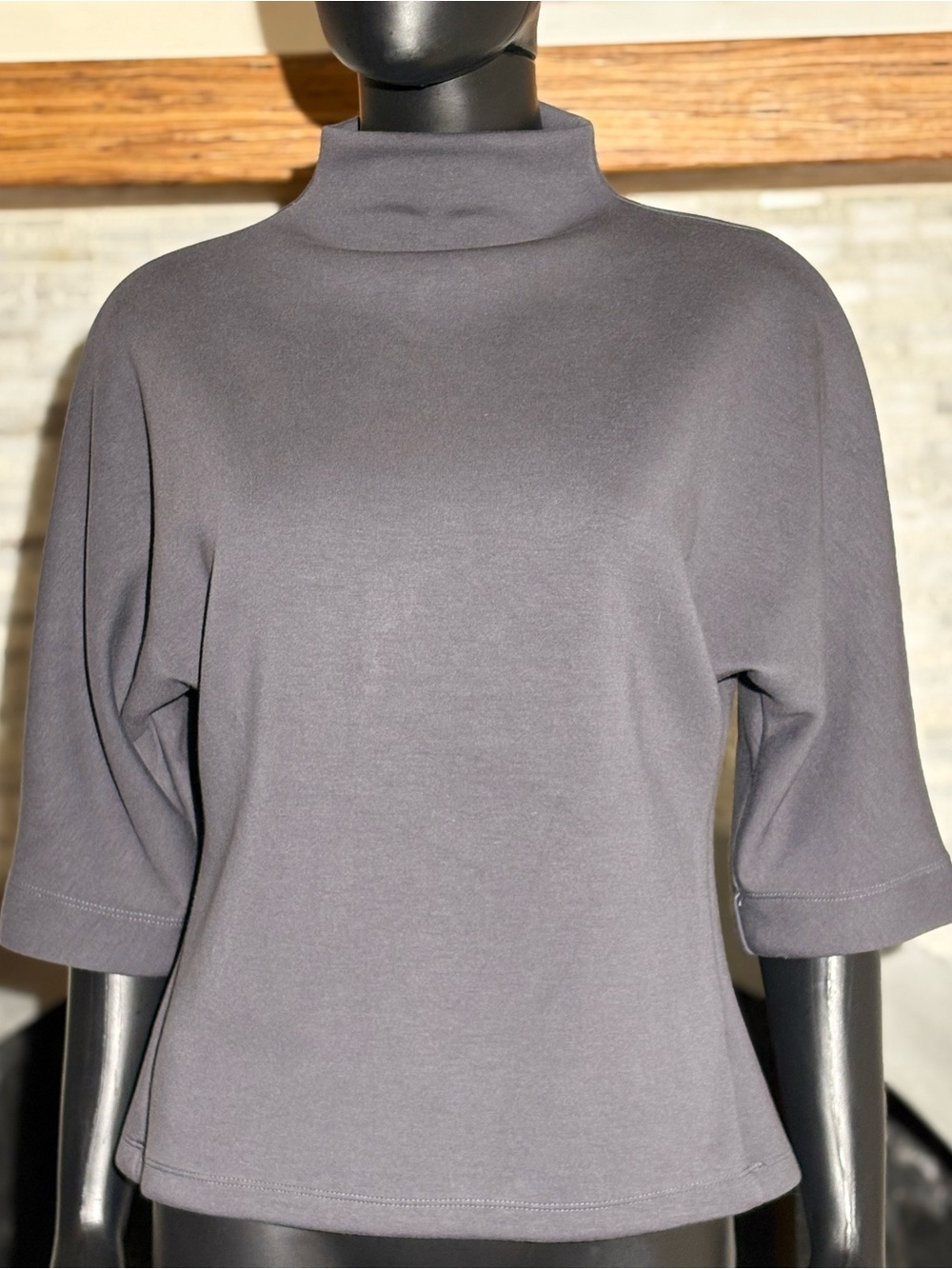 Truth by Republic Grey Mock Neck Short Sleeve Top – Size S/P